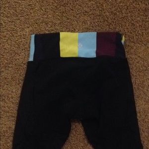 Lululemon crops cute textured design on the inseam